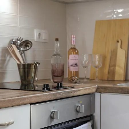 Appartement Lovely 1-bedroom With Balcony