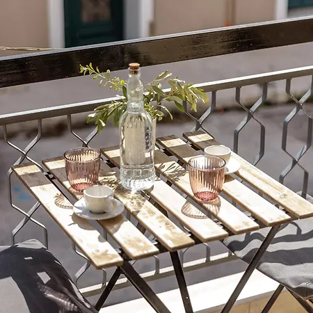Apartment Lovely 1-bedroom With Balcony *