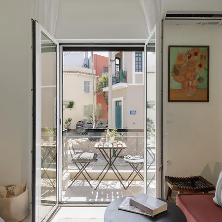Lovely 1-bedroom With Balcony Apartment Athens